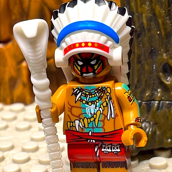 Spiderverse Chief Spider-Man - Picture 2 of 5